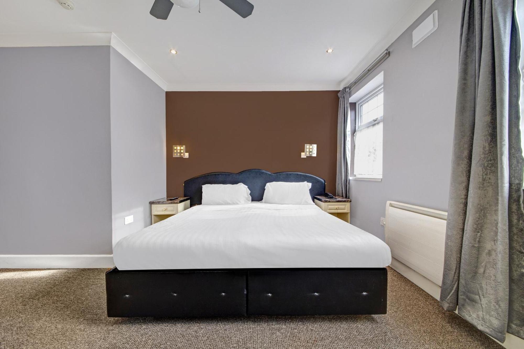 Oyo Bostons Manor Hotel, Hanwell London Greenford  Dış mekan fotoğraf