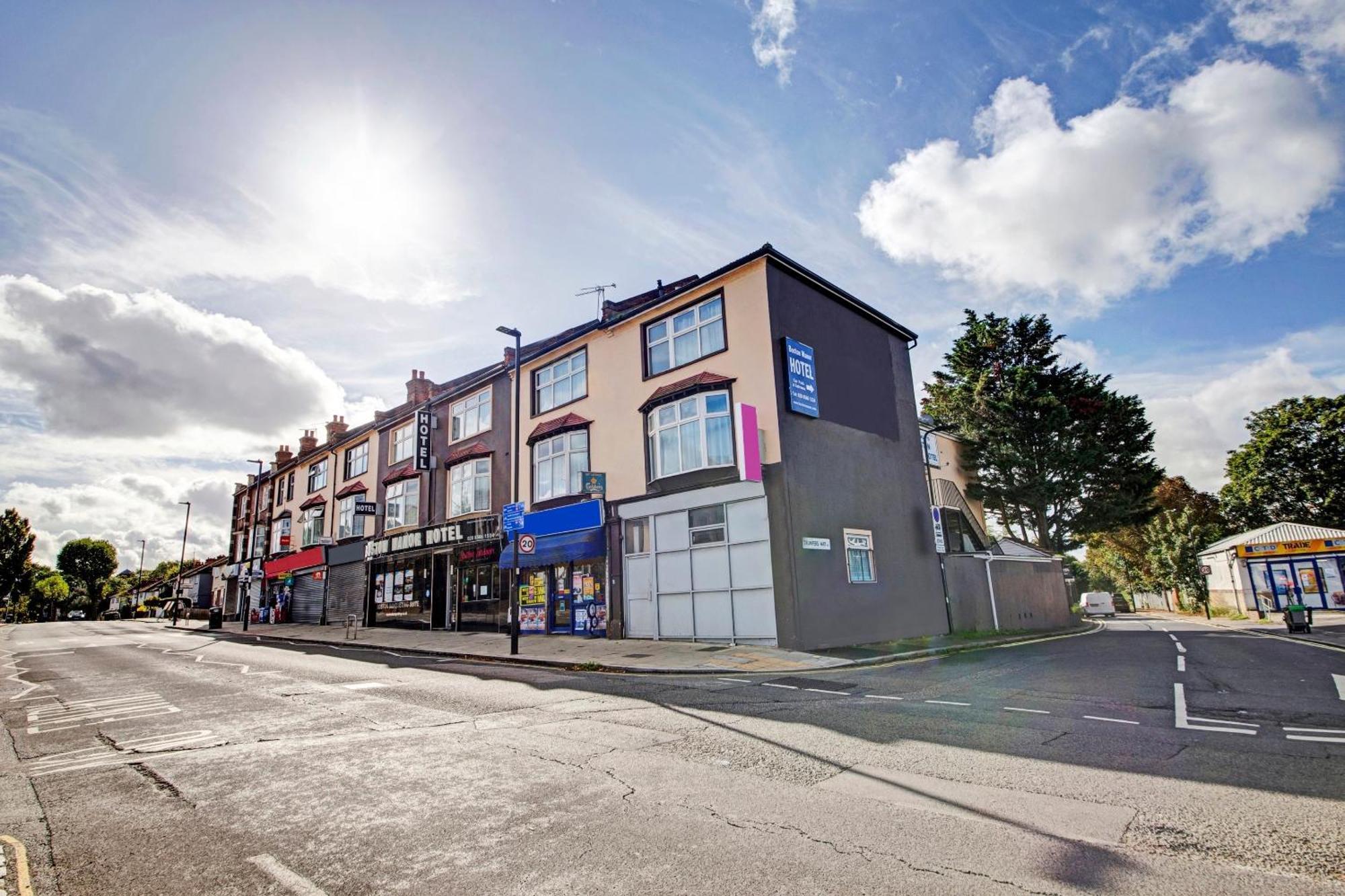 Oyo Bostons Manor Hotel, Hanwell London Greenford  Dış mekan fotoğraf