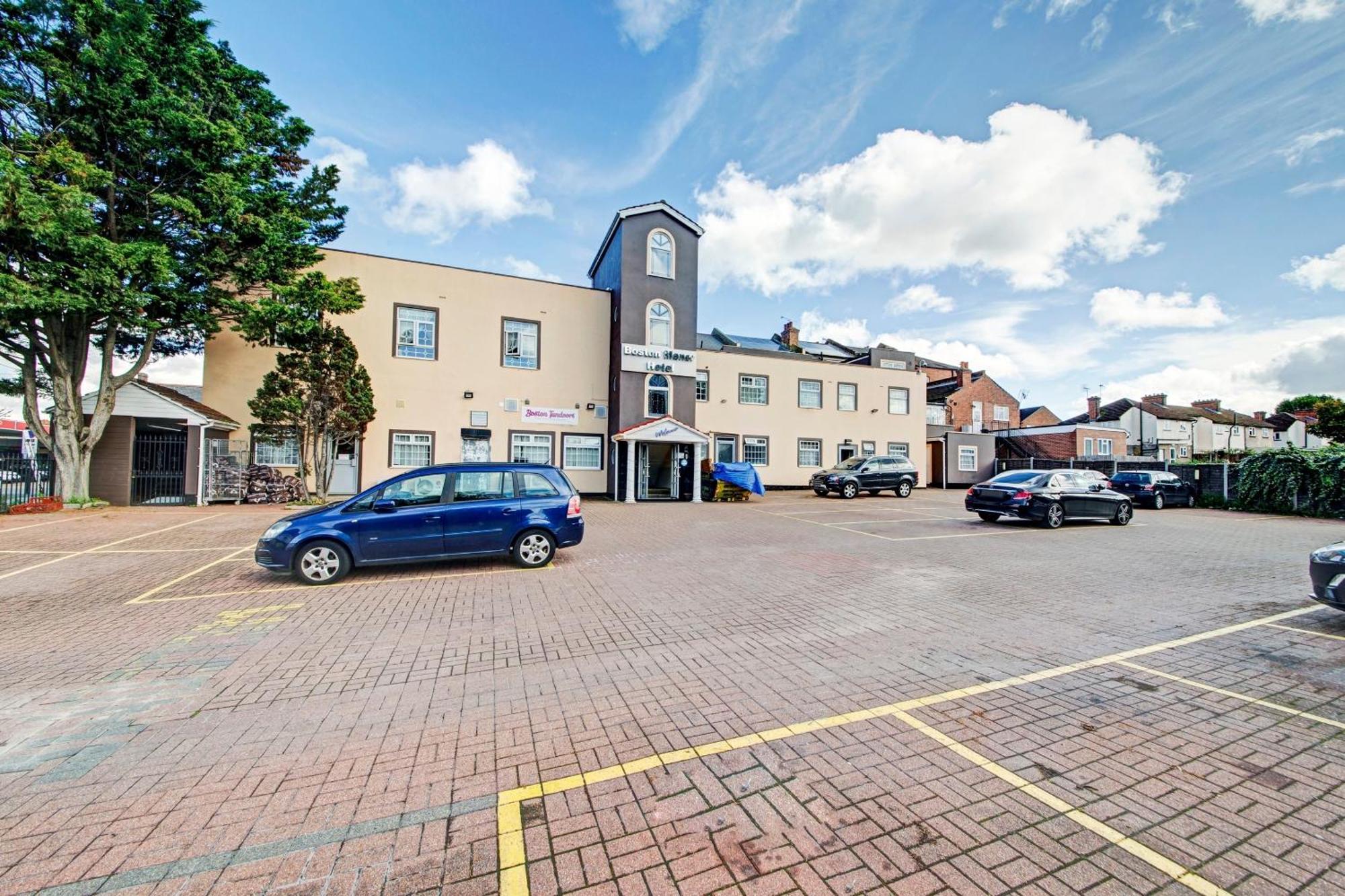 Oyo Bostons Manor Hotel, Hanwell London Greenford  Dış mekan fotoğraf