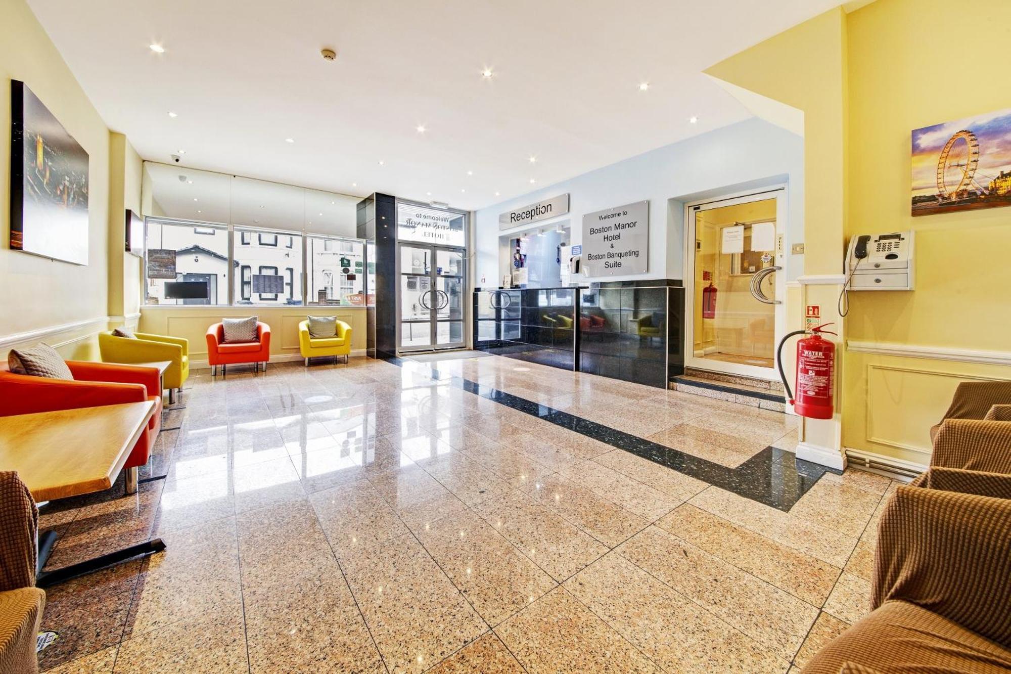 Oyo Bostons Manor Hotel, Hanwell London Greenford  Dış mekan fotoğraf