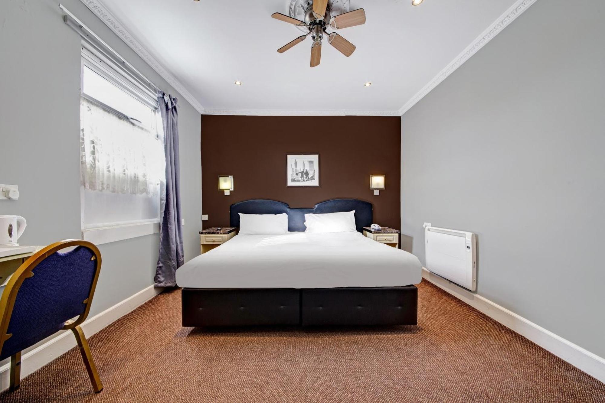 Oyo Bostons Manor Hotel, Hanwell London Greenford  Dış mekan fotoğraf